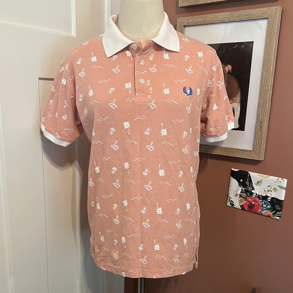 Fred Perry women’s dusty rose shark palm pineapple motif collar L polo shirt